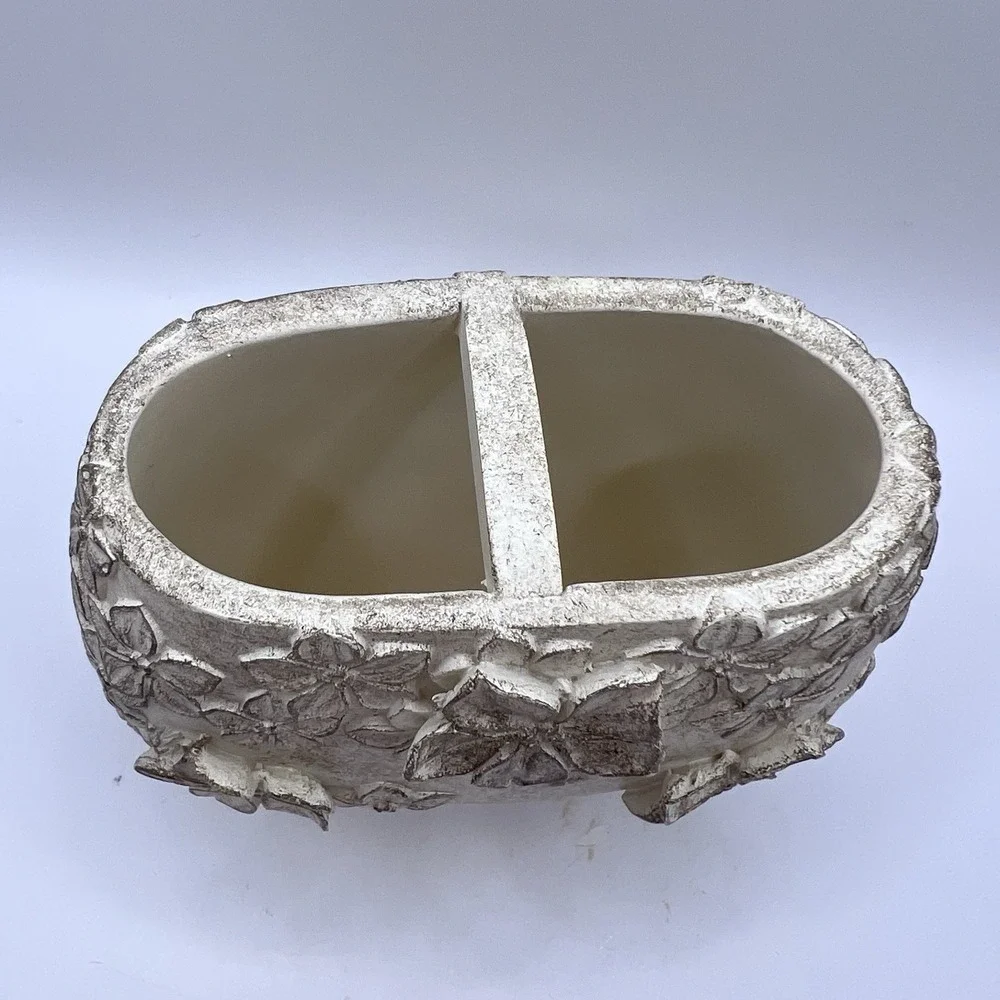 Raymond Waites Toothbrush Holder - Resin - Cream Raised 3D Flowers 4